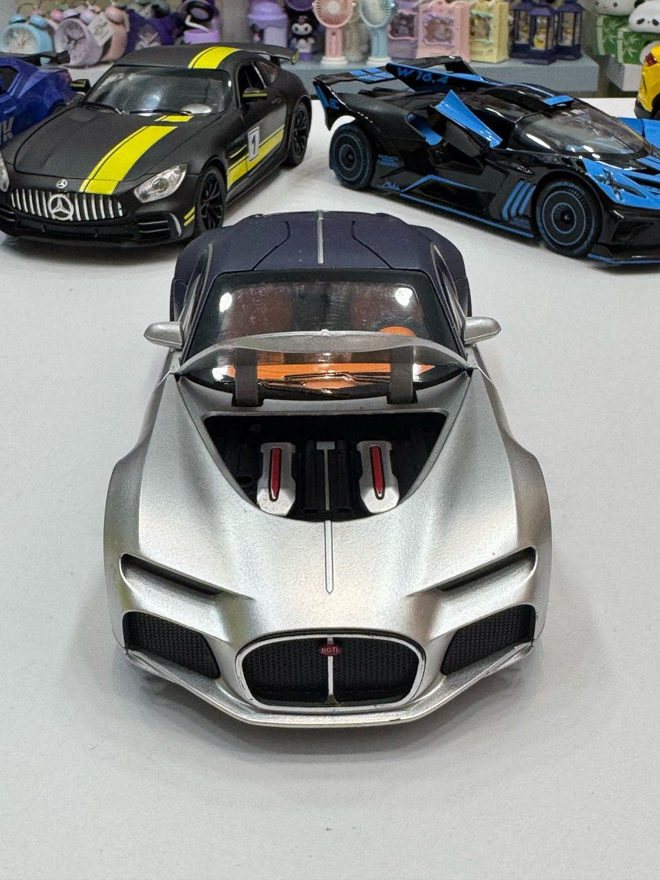 ماشین فلزی بوگاتی آتلانتیک عقب کش دودزا