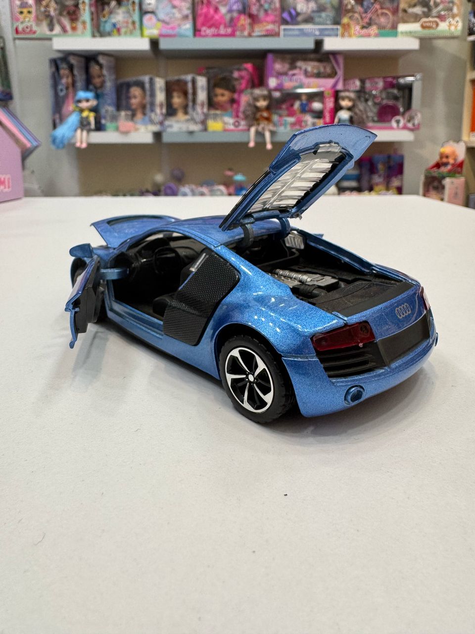 ماشین فلزی آئودی R8