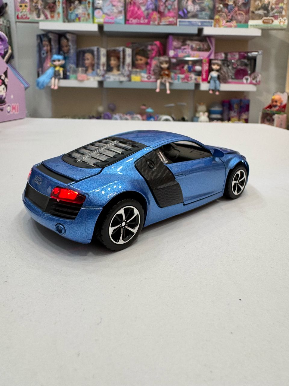 ماشین فلزی آئودی R8